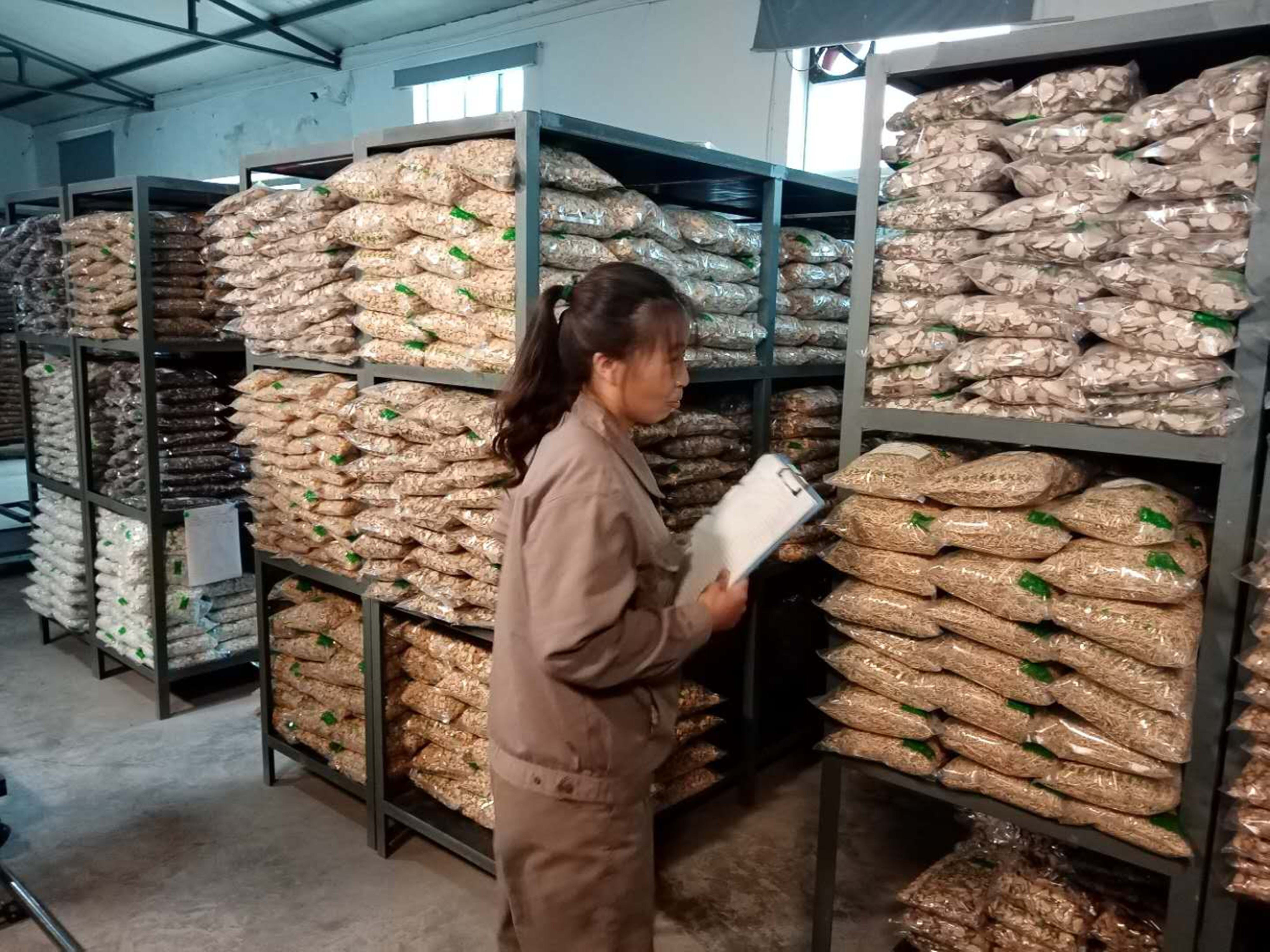 宁夏西北药材科技有限公司成品库